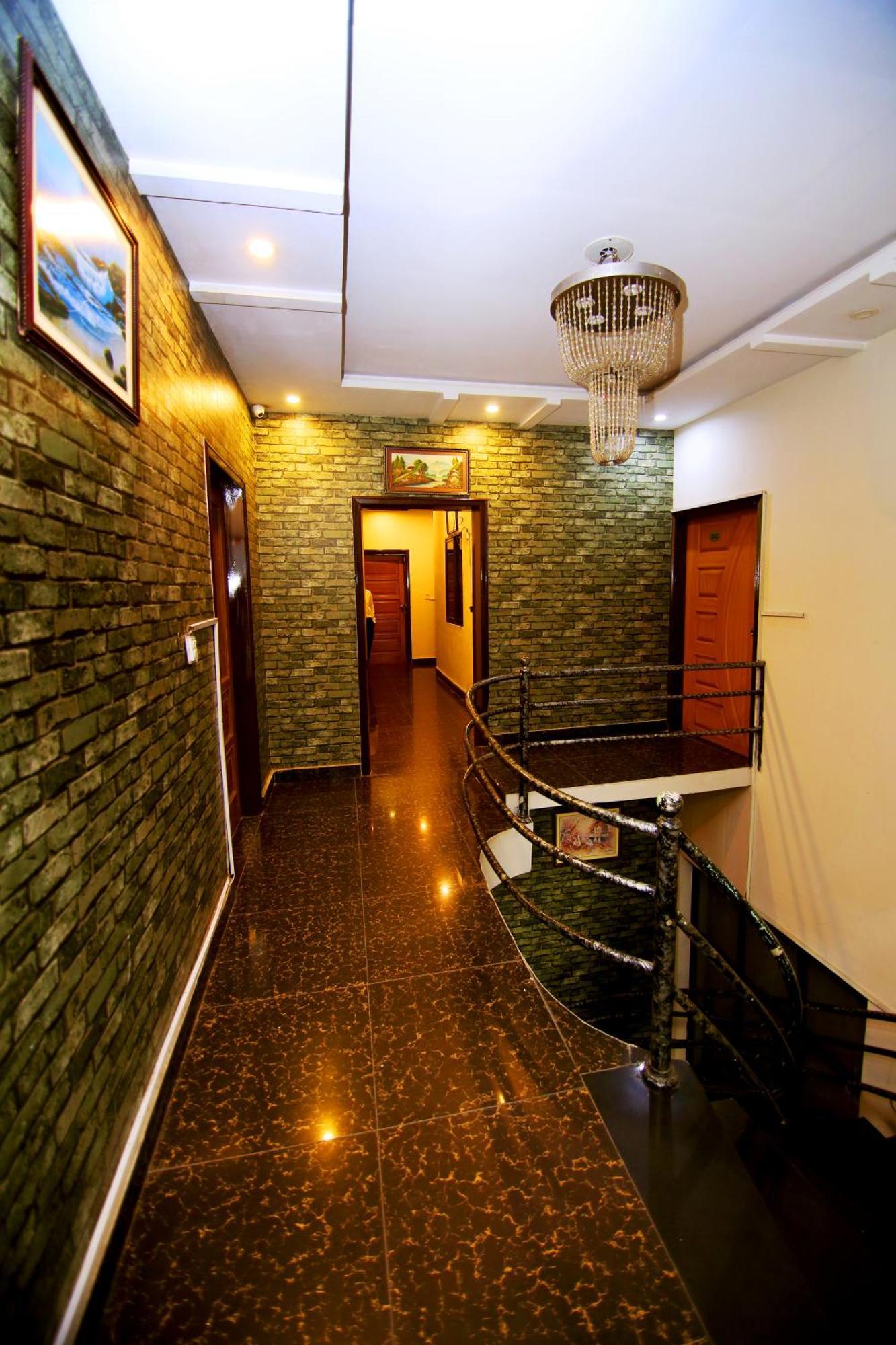 Premier Inn Mall Lahore Exterior photo