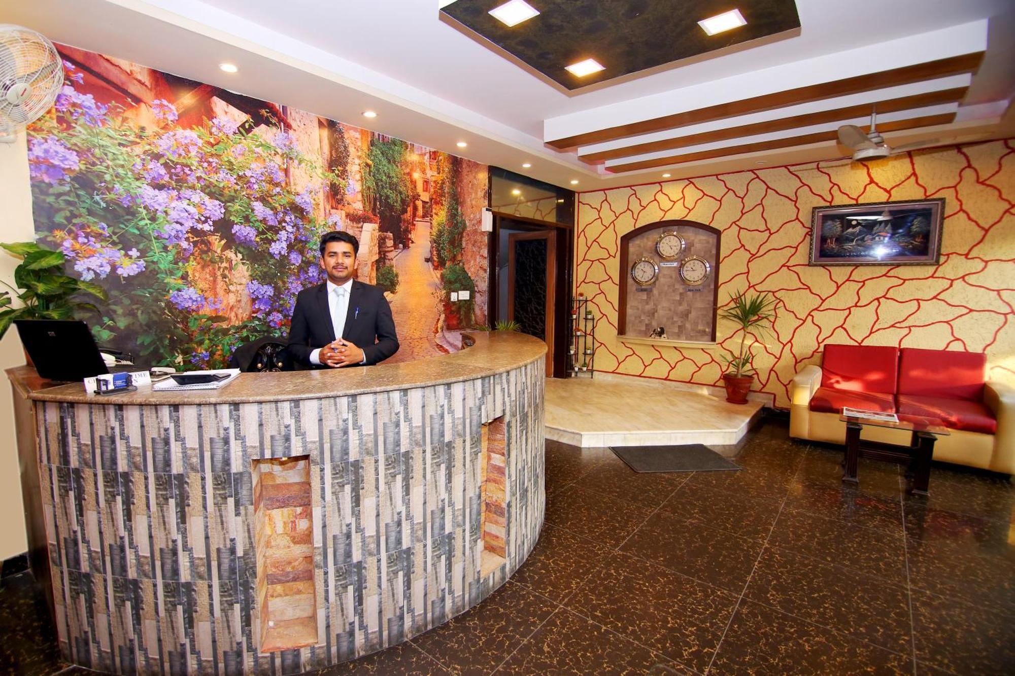 Premier Inn Mall Lahore Exterior photo